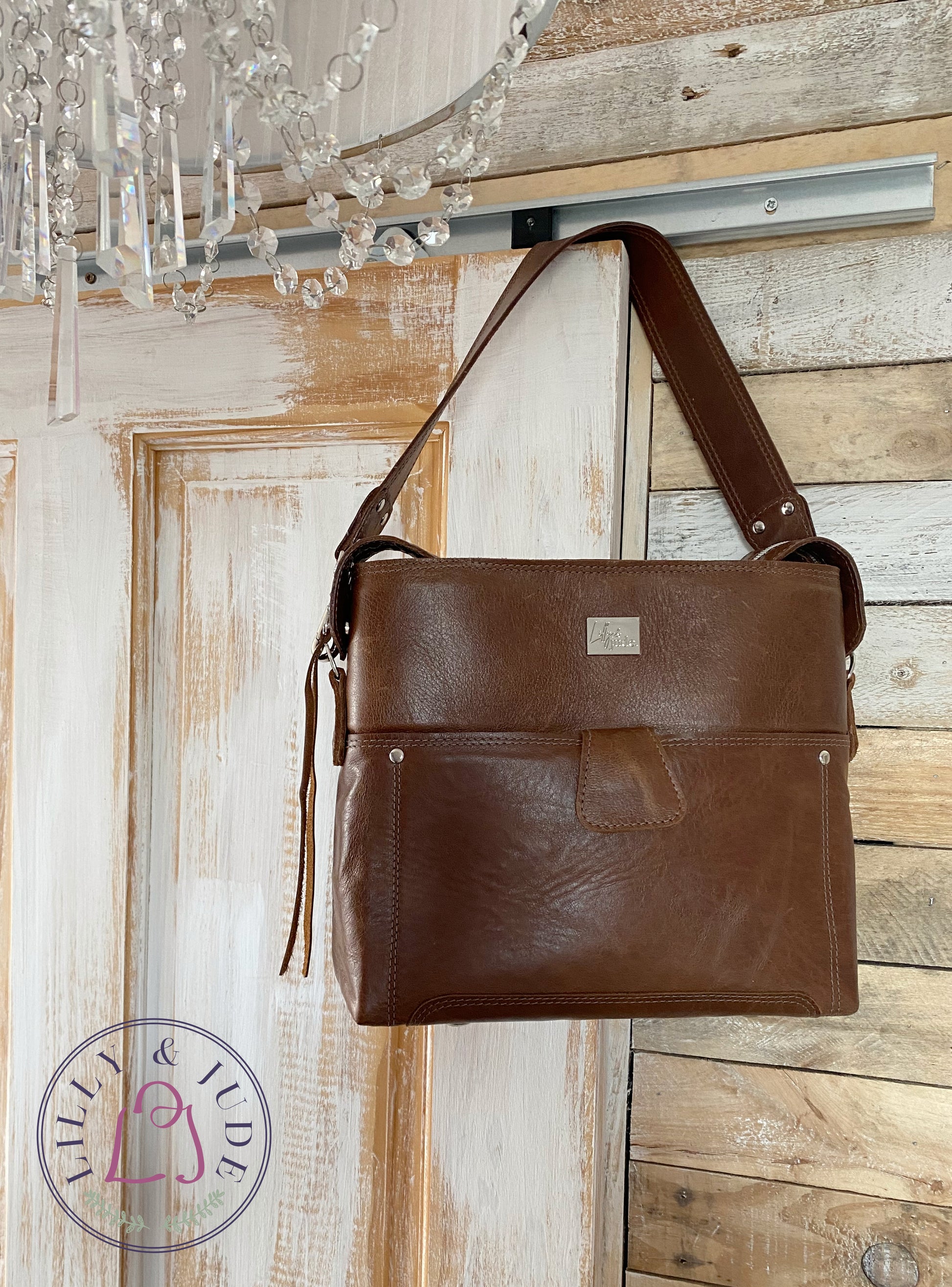 Swift Grande | Chestnut Brown Leather Shoulder Bag | Handcrafted Handbag image 4