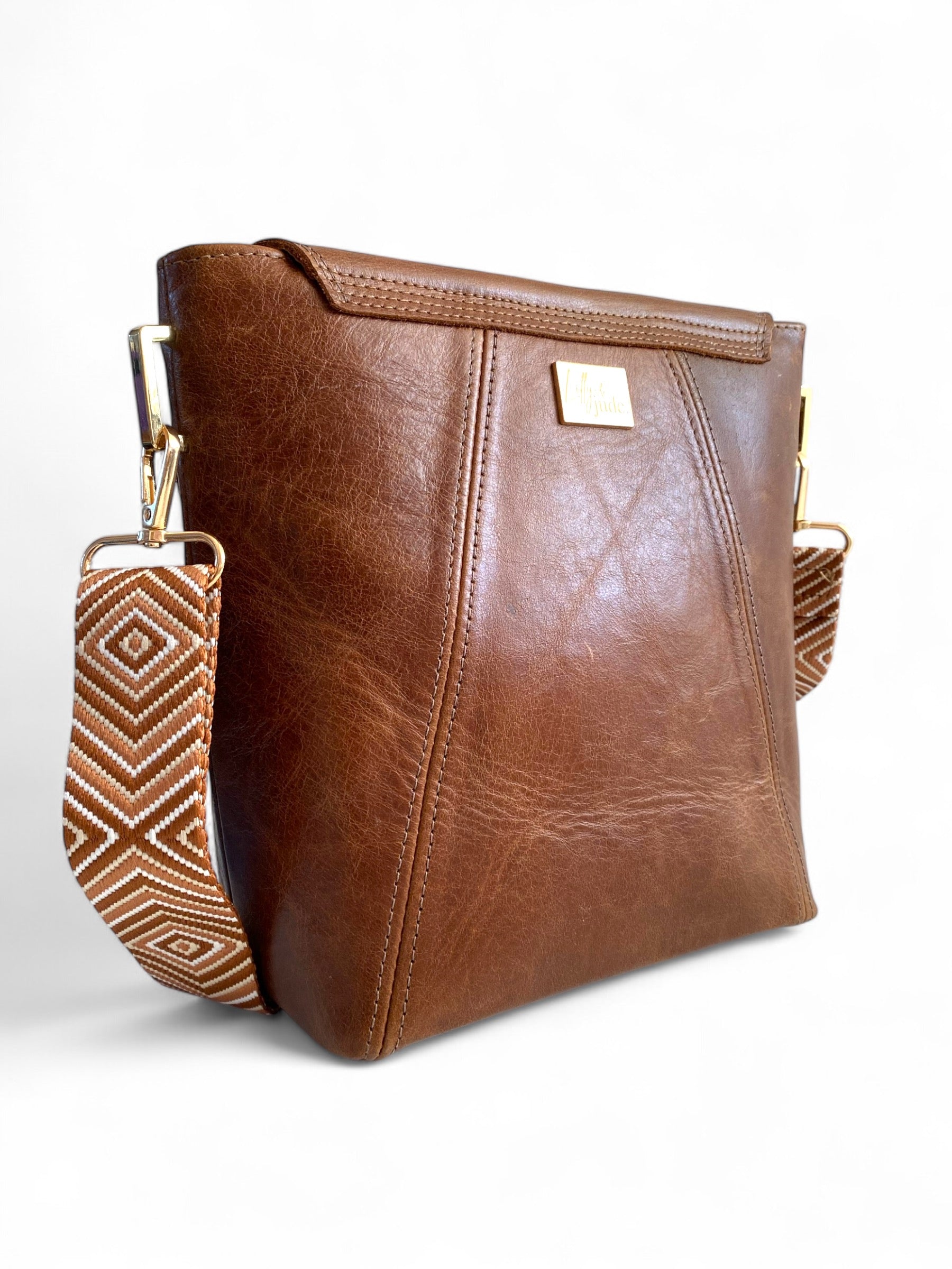 SWALK | Handcrafted Conker Brown Leather Crossbody Bag image 4