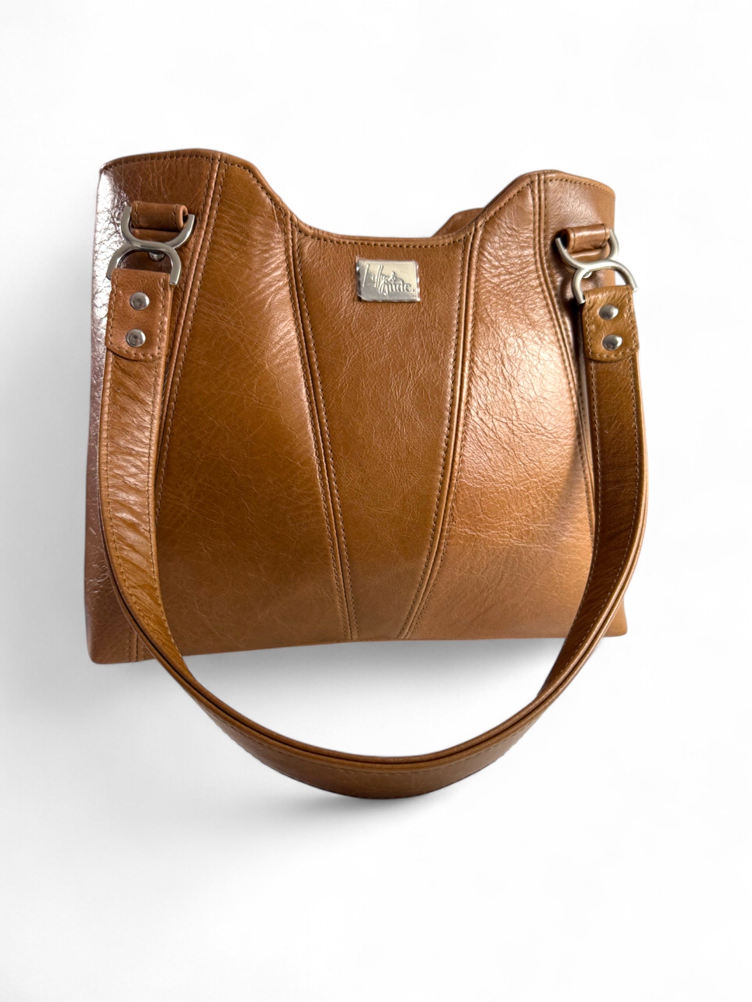Alaula | Tan Leather Shoulder Bag | Eco-Friendly Fashion image 9