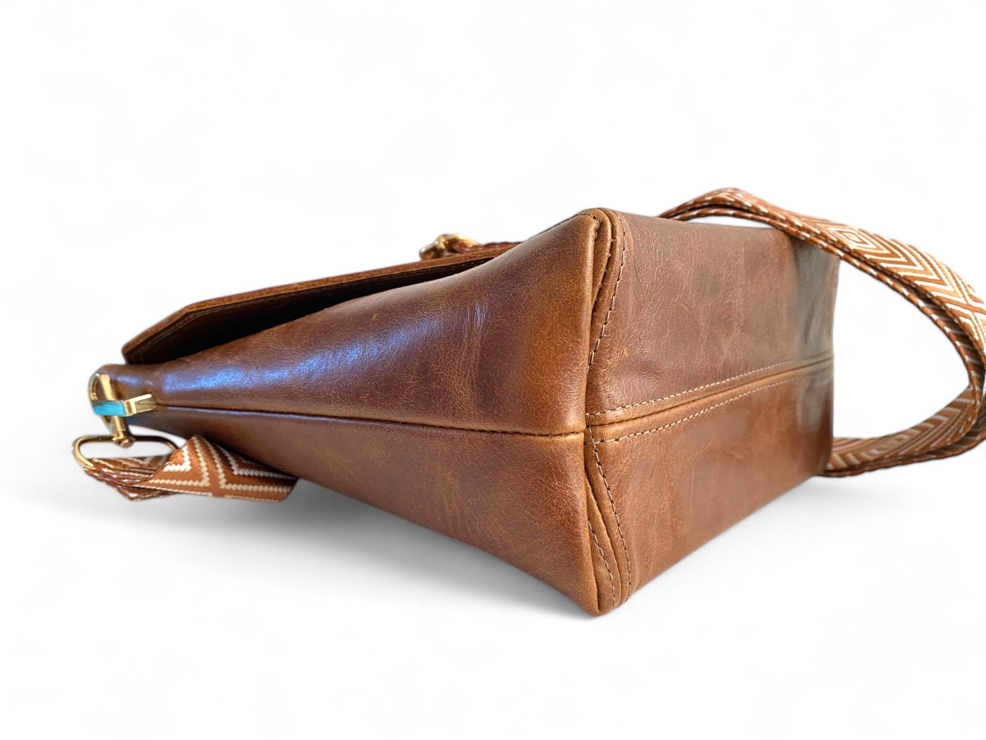 SWALK | Handcrafted Conker Brown Leather Crossbody Bag image 6