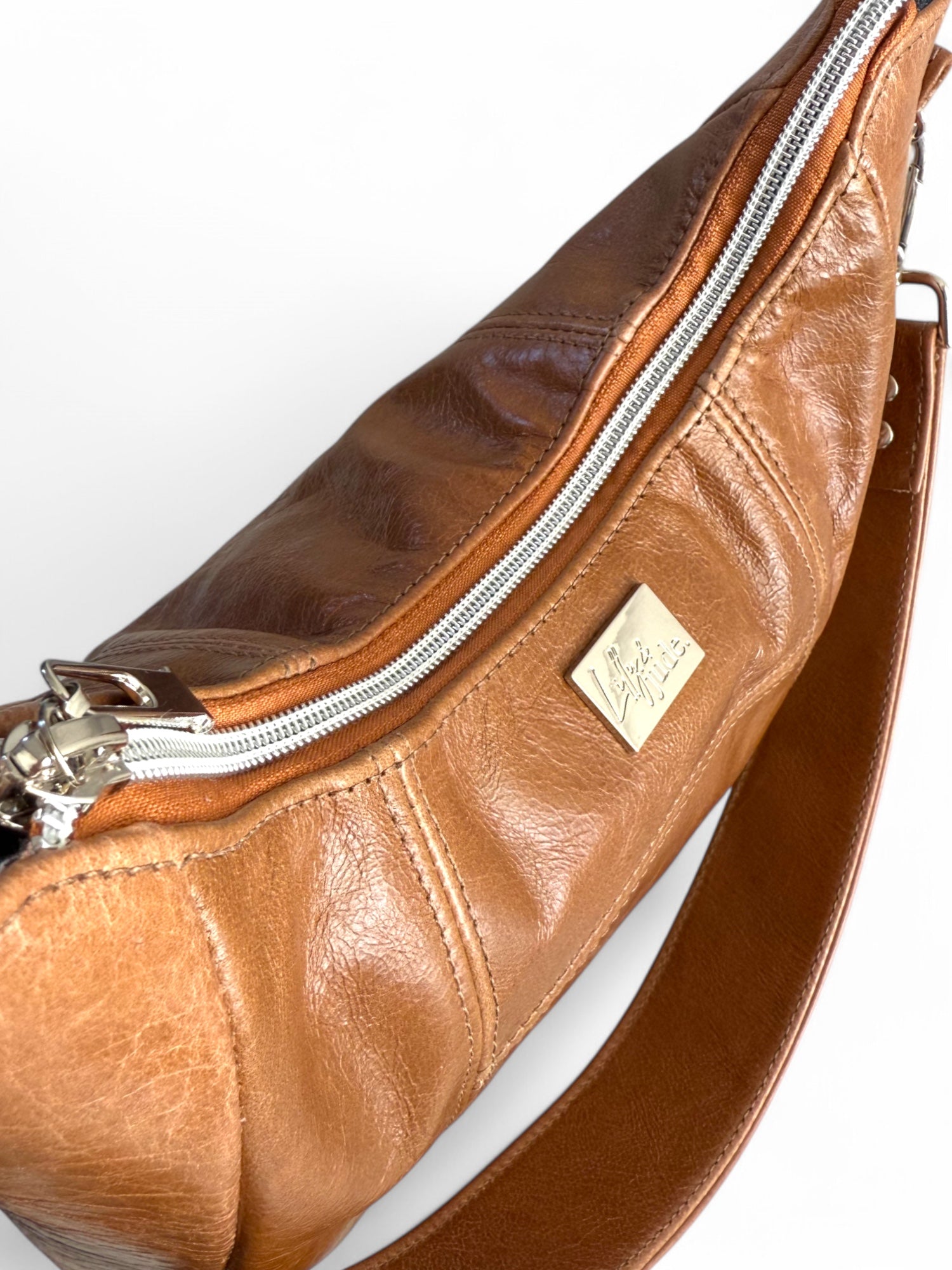 Aurora | Tan Leather Shoulder Bag | Simple Eco Style image 3