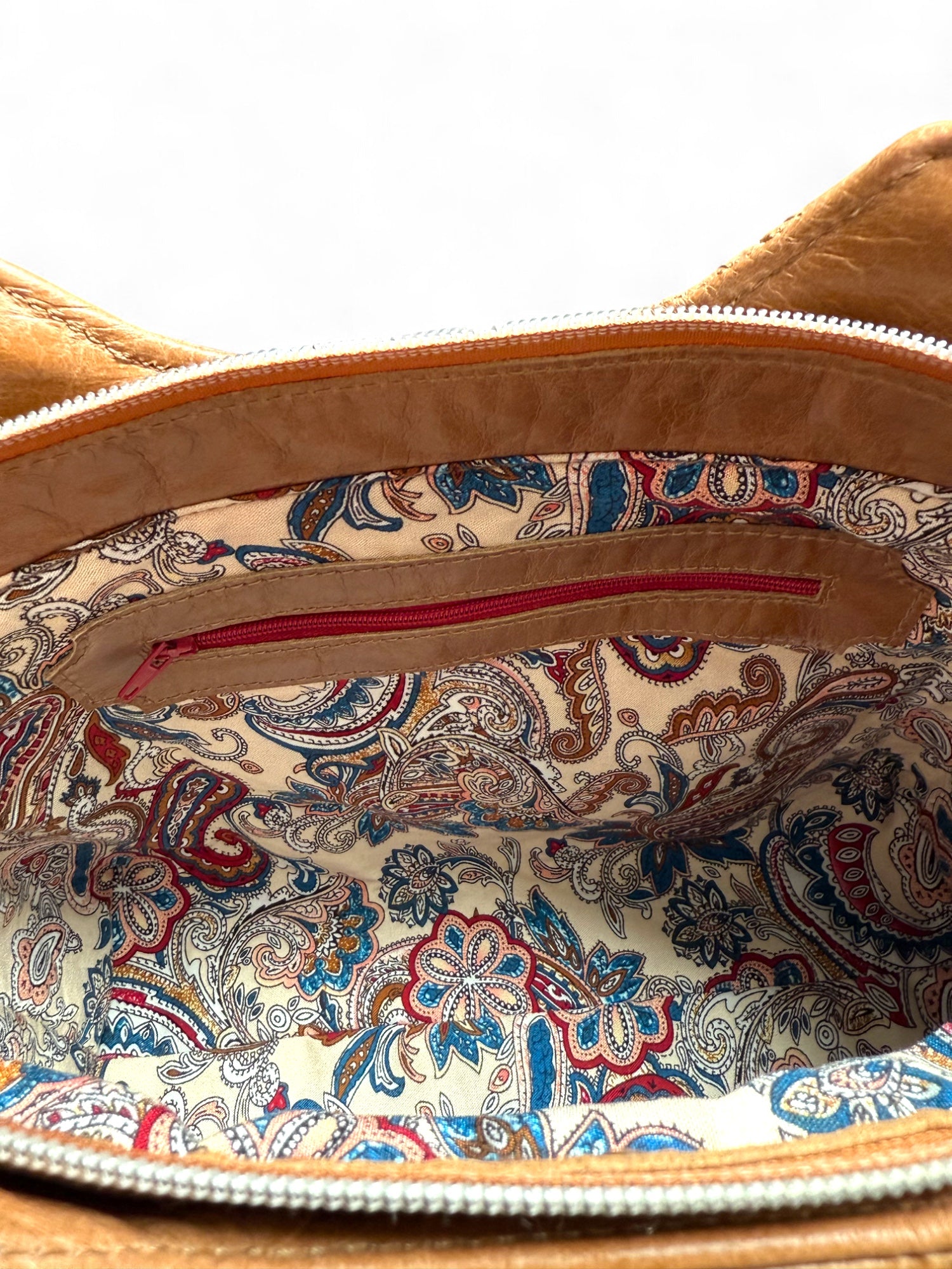 Alaula | Tan Leather Shoulder Bag | Eco-Friendly Fashion image 11