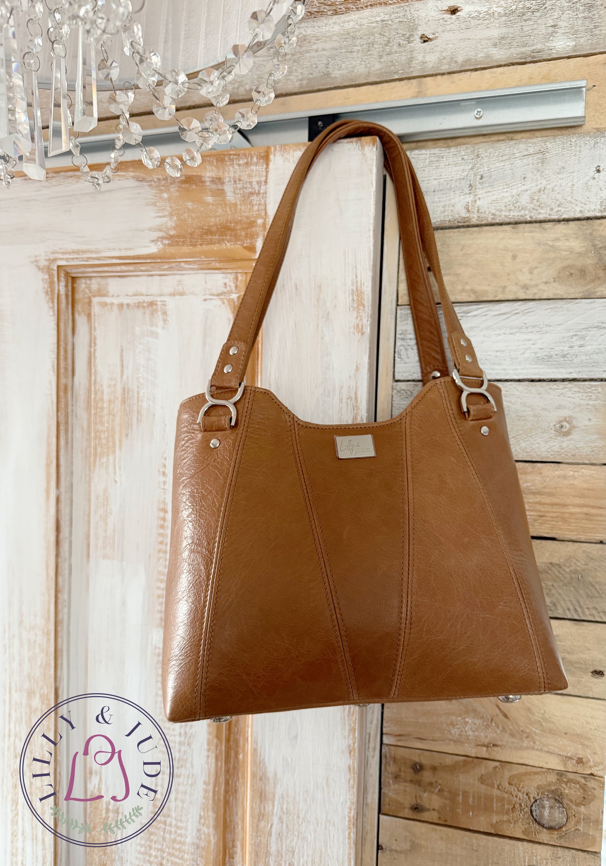 Alaula | Tan Leather Shoulder Bag | Eco-Friendly Fashion image 2