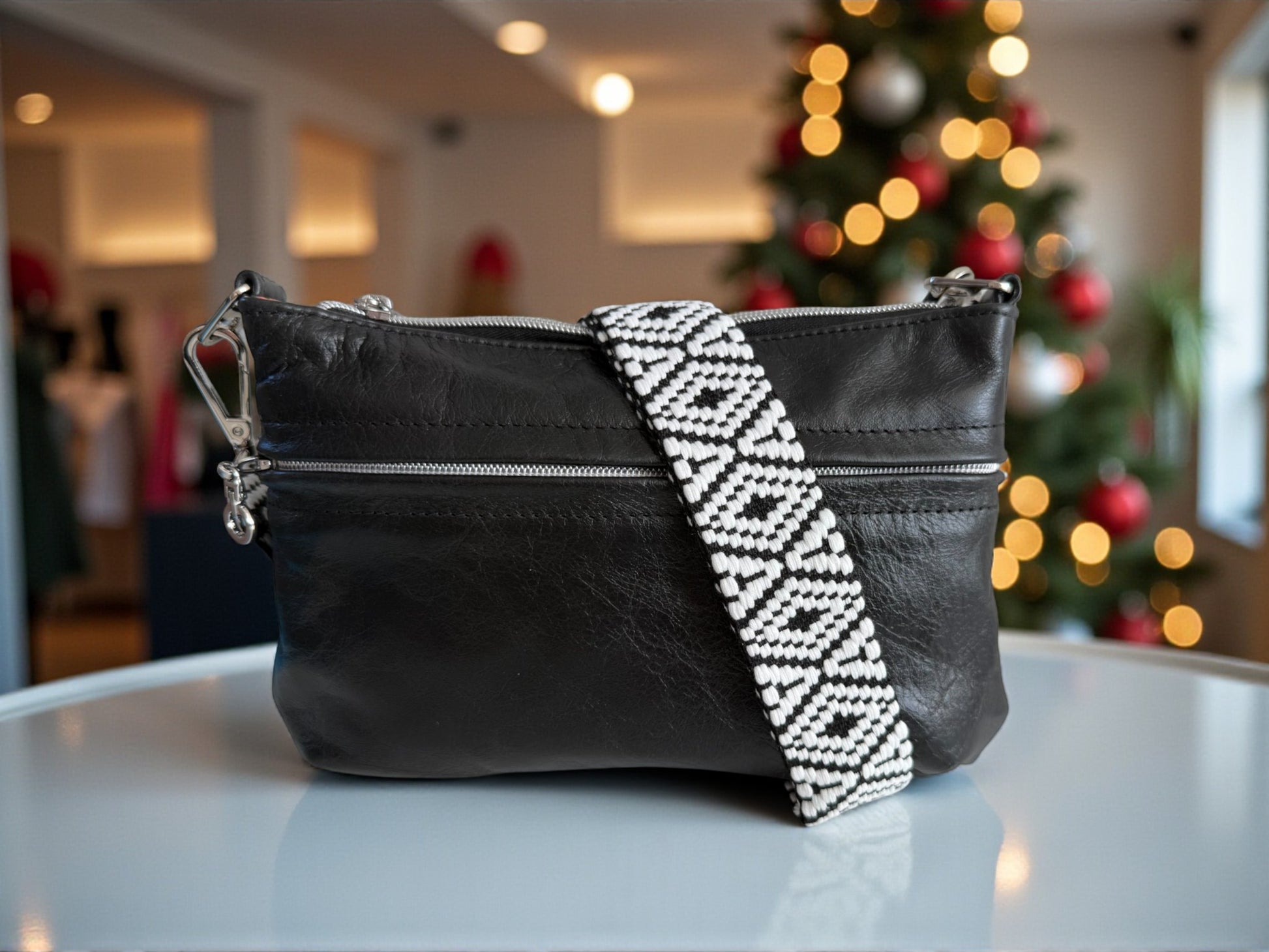 Starburn | Black Leather Crossbody Bag