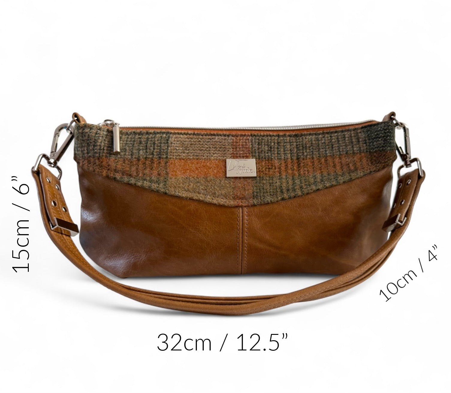 Elland tan leather and woollen tweed handbag with measurements overlaid: 32cm/12.5”, 15cm/6”, 10cm/4”.
