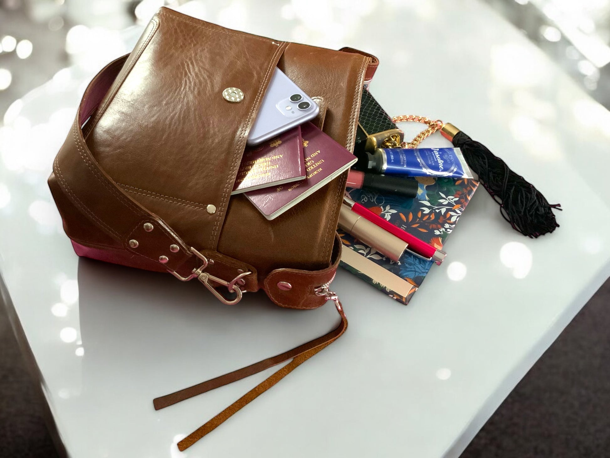 Swift Grande | Chestnut Brown Leather Shoulder Bag | Handcrafted Handbag image 3